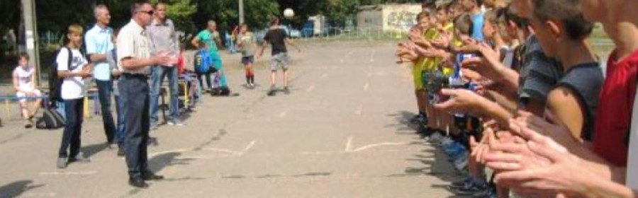 В Херсоне стартовал турнир «Кожаный мяч-2016» В Херсоне стартовал турнир «Кожаный мяч-2016»