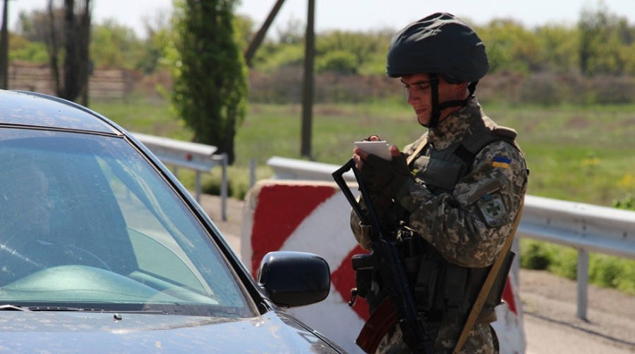 Херсонські прикордонники частіше зупинятимуть водіїв Херсонські прикордонники частіше зупинятимуть водіїв