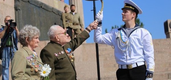Херсон скорбит и чествует жертв Второй мировой войны Херсон скорбит и чествует жертв Второй мировой войны