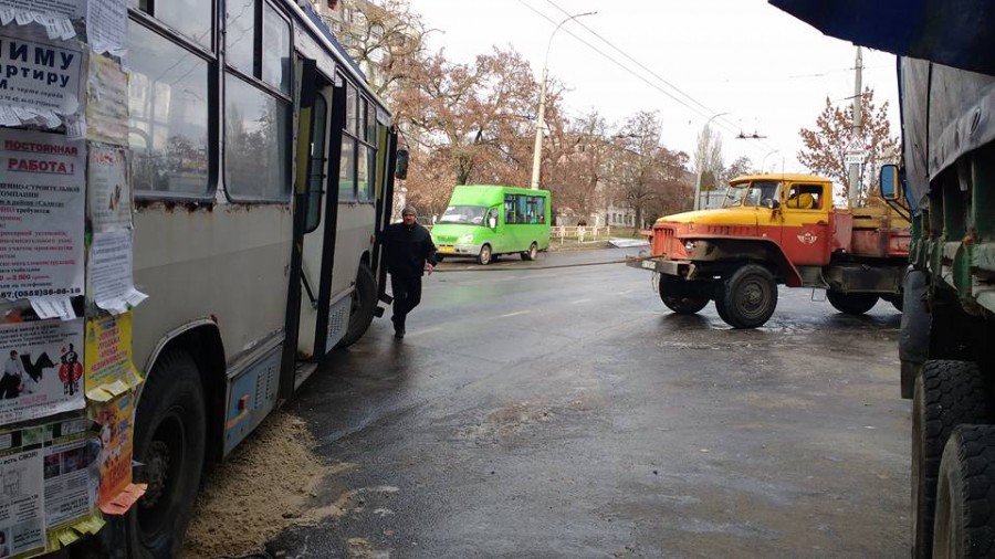 Скользкие дороги Херсона обсудят на депутатской комиссии Скользкие дороги Херсона обсудят на депутатской комиссии