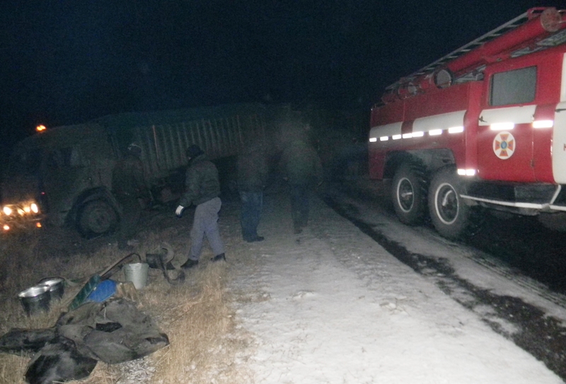 Боротьба з наслідками негоди триває - 68 авто