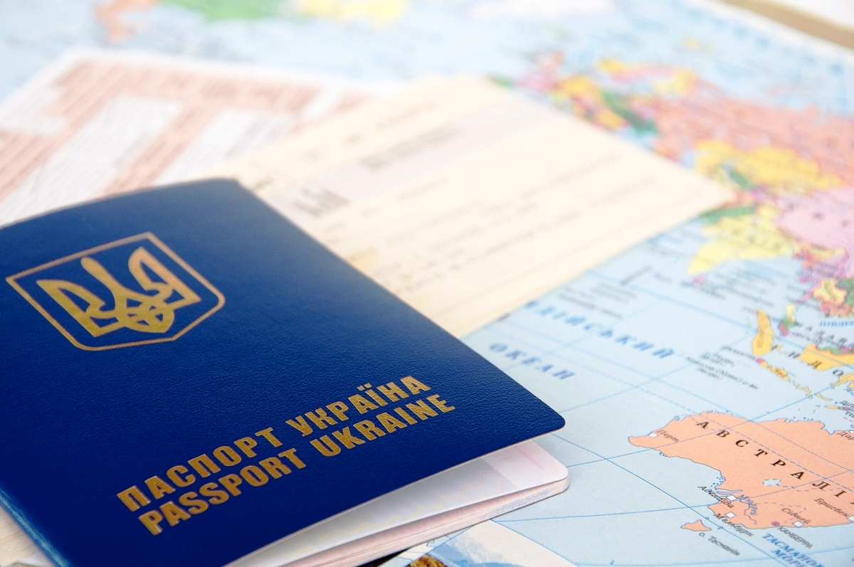 Из Херсона в Анкару и Минск - по украинскому паспорту