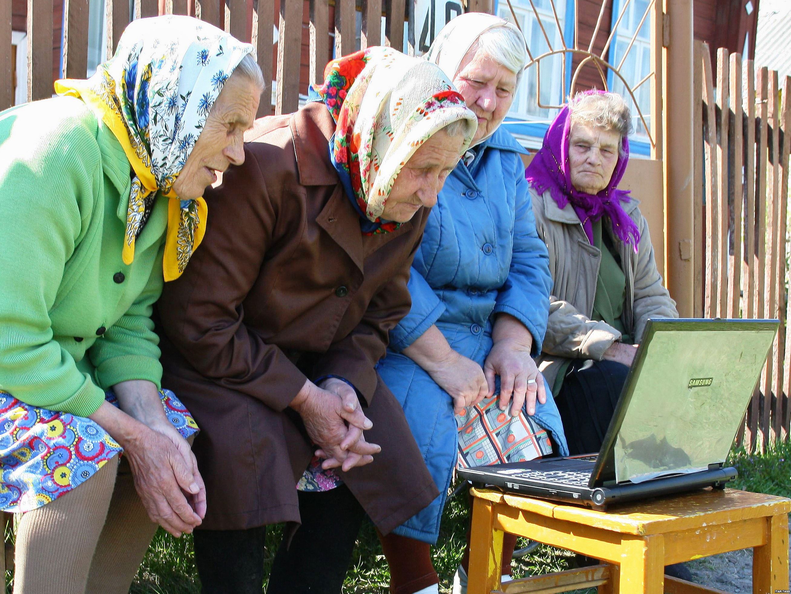 Законопослушный Херсон. О доходах отчитываются 90-летние бабушки