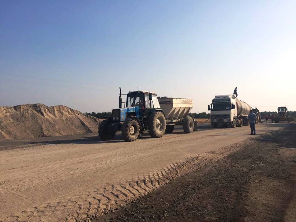 Стан доріг на Херсонщині перевірив голова Укравтодору