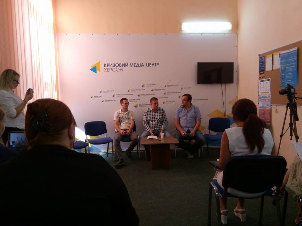 Херсонці намагаються вирішувати свої проблеми переважно шляхом пікетів та мітингів. Чому?