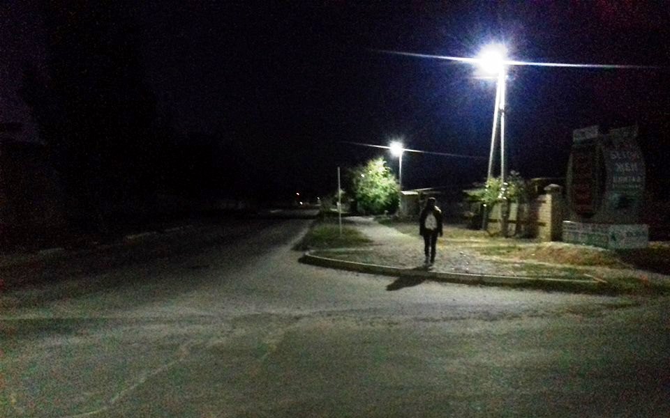 Впервые за десятилетие на одной из улиц Херсона ночью горят фонари (фотофакт) Впервые за десятилетие на одной из улиц Херсона ночью горят фонари (фотофакт)