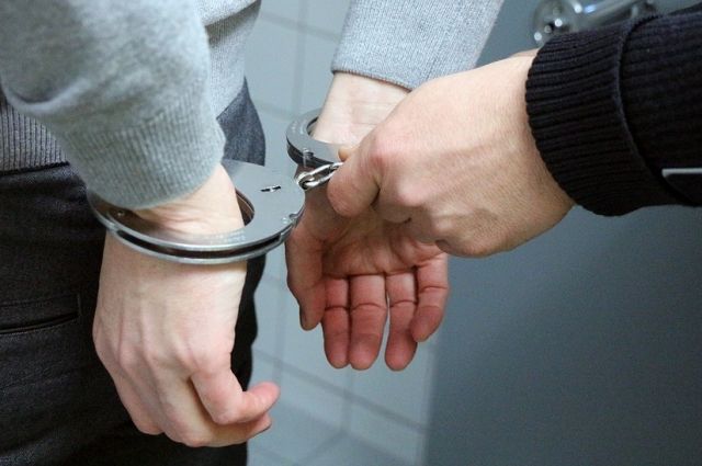 Злодій невдаха: на Херсонщині хлопець угнав авто та розбив його Злодій невдаха: на Херсонщині хлопець угнав авто та розбив його