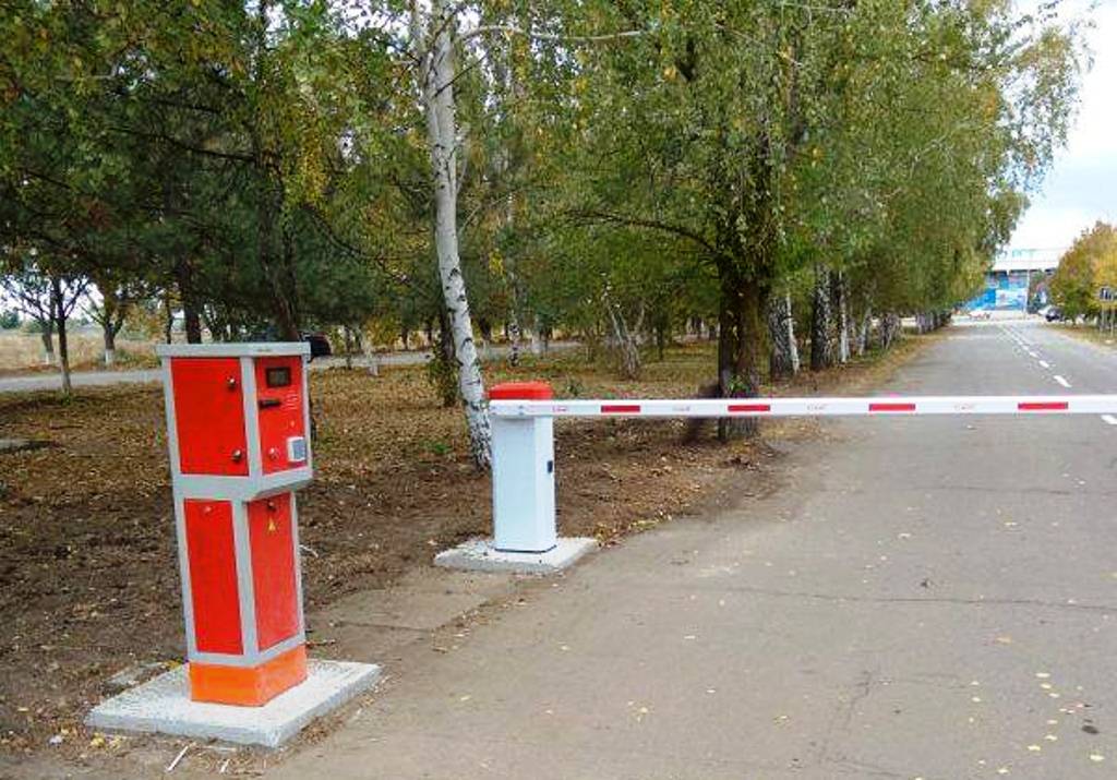 Д-доступність: херсонський аеропорт доступний місцевим автомобілістам за 15 грн/год Д-доступність: херсонський аеропорт доступний місцевим автомобілістам за 15 грн/год
