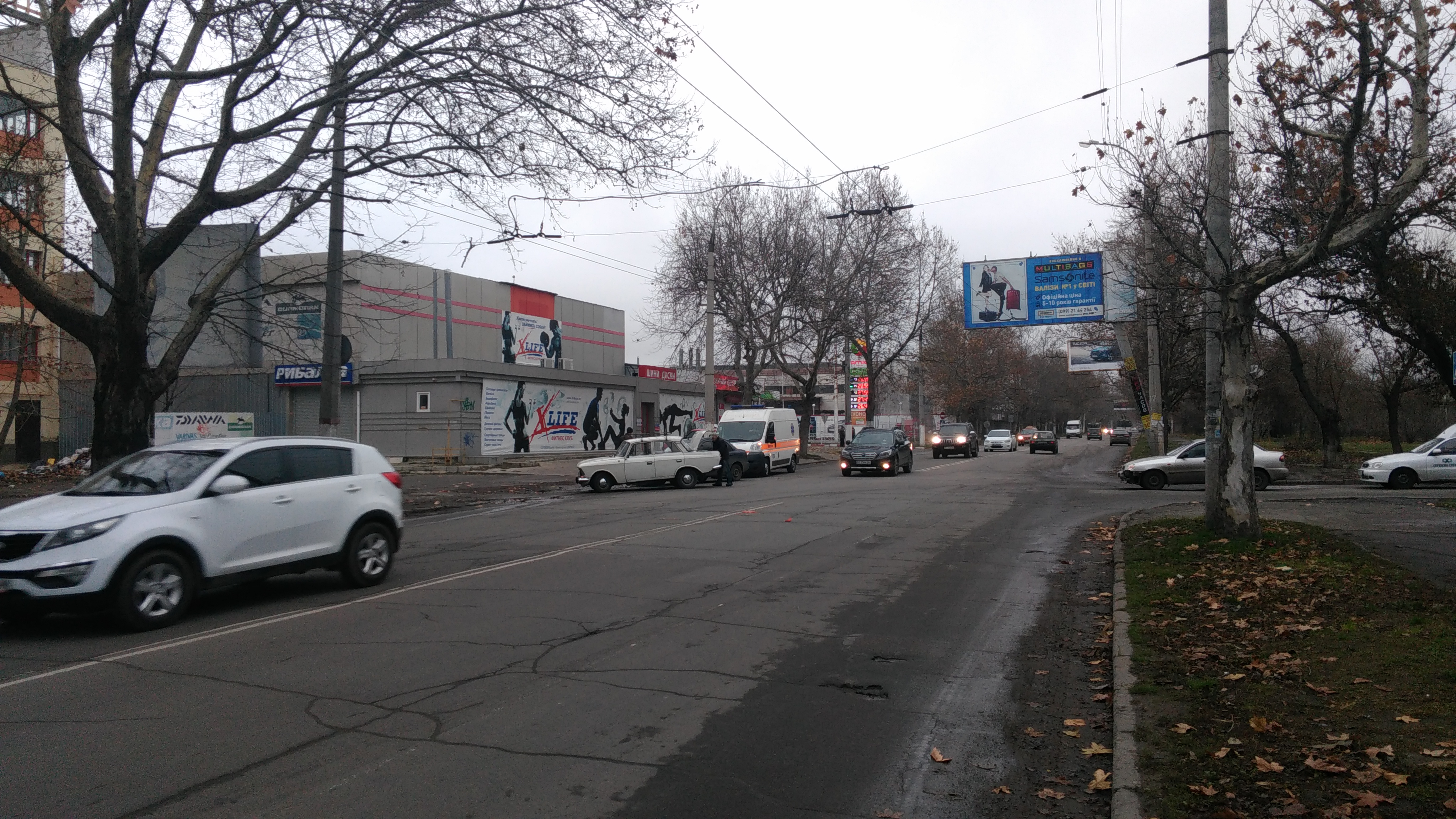 В утреннем ДТП в Херсоне пострадал ребенок В утреннем ДТП в Херсоне пострадал ребенок