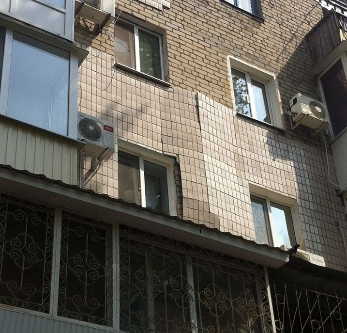 Херсонцев предупреждают - на проспекте Ушакова готова к обвалу очередная 