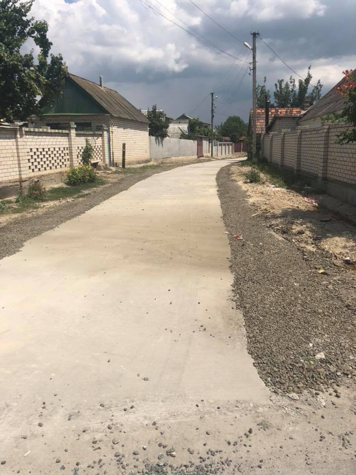 В Антоновке продолжают ремонтировать улицы (ФОТО)