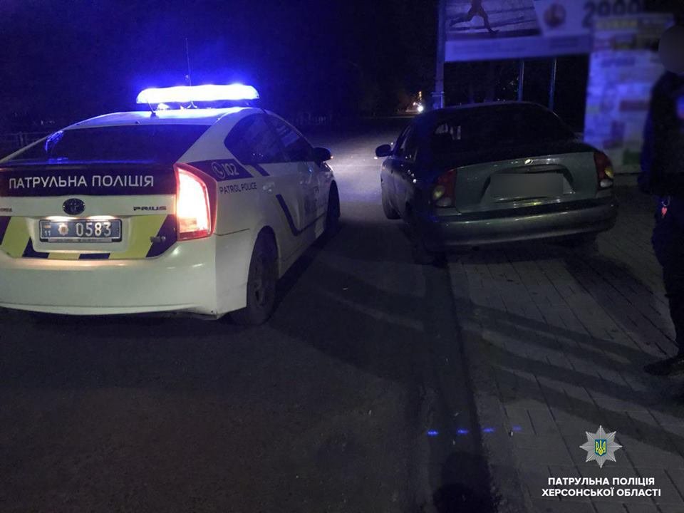 Херсонці все частіше сідають за кермо «під шафе»