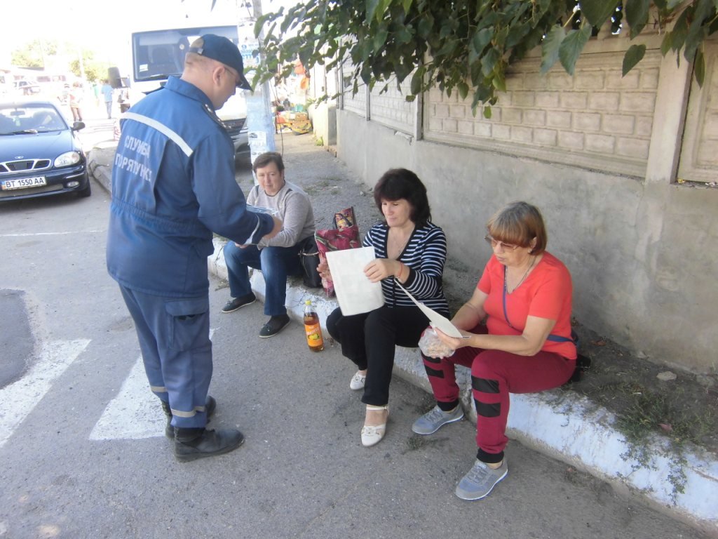 Під час рейду горностаївські рятувальники закликали громадян берегти екосистеми від вогню