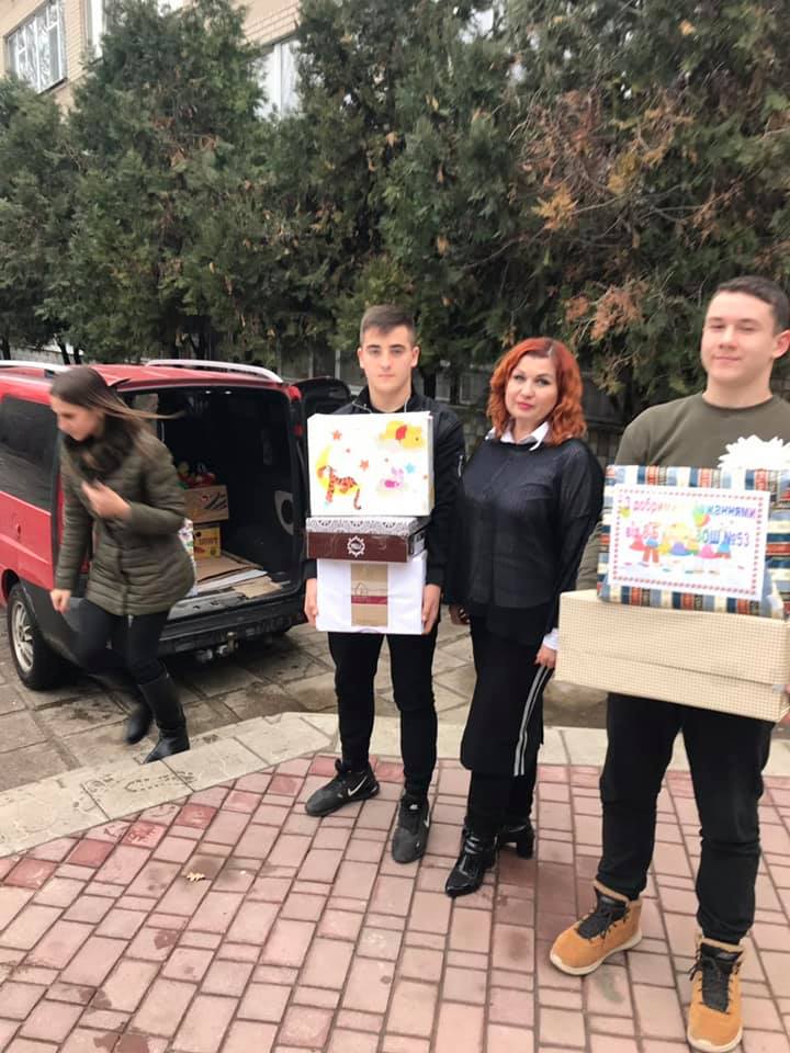 Не губернатором єдиним - питання транспорту для херсонських волонтерів акції 