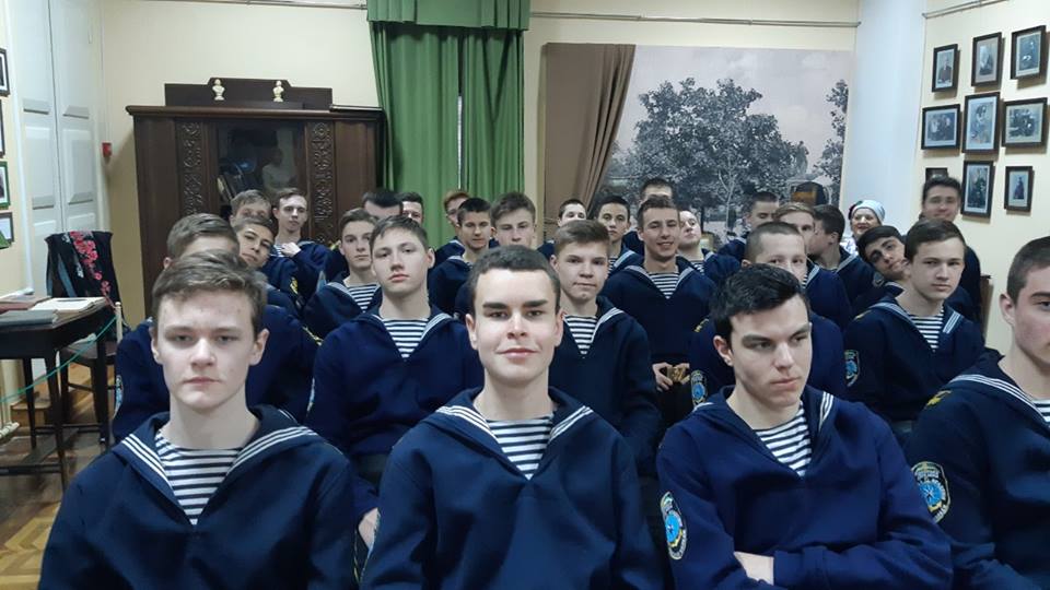 Поринути у минуле світового мистецтва: херсонські курсанти переглянули німе чорно-біле кіно (ФОТО)