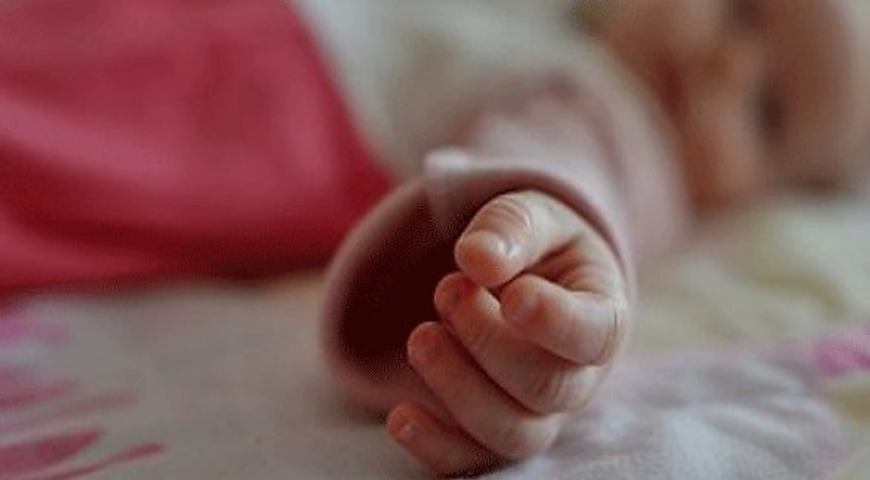 У Херсоні горе-батько викинув 6-місячного сина на холод, щоб не заважав пиячити