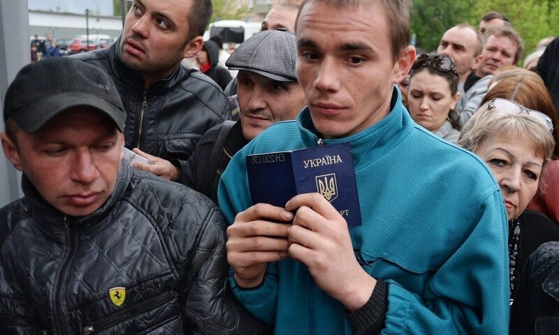 Приехал на заработки - попал в тюрьму: за границей арестовали сотни украинцев