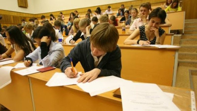 Випускникам херсонських вишів для здобуття ступеня магістра запровадять єдиний іспит Випускникам херсонських вишів для здобуття ступеня магістра запровадять єдиний іспит