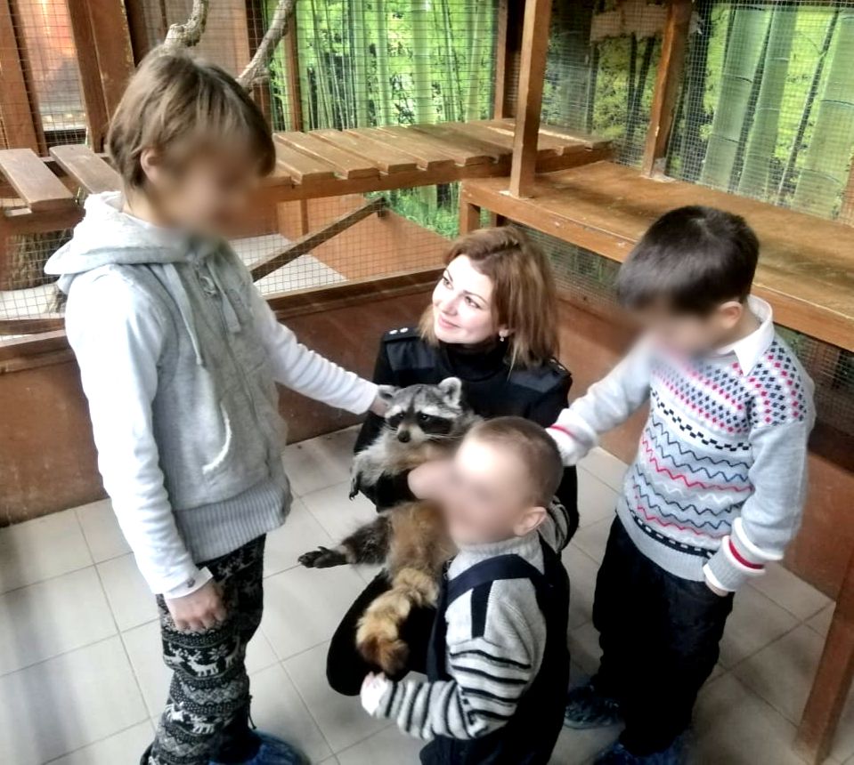 Херсонські поліцейські здійснили мрію малюків з багатодітної родини