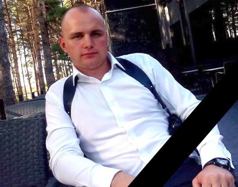 На Херсонщині провели в останню путь Євгена Черниха, який загинув у зоні ООС