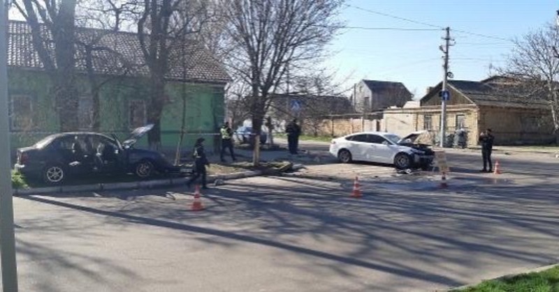 У Херсоні внаслідок ДТП на аварійному перехресті травмовано двоє людей - ВІДЕО У Херсоні внаслідок ДТП на аварійному перехресті травмовано двоє людей - ВІДЕО