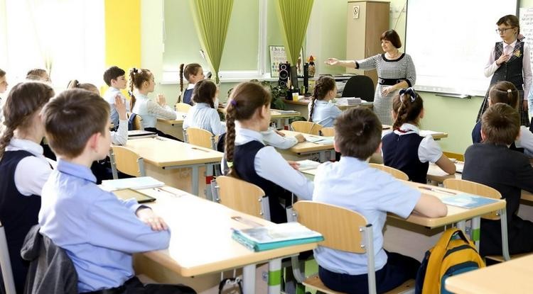 Из-за карантина учебный год в херсонских школах продлят почти до середины лета