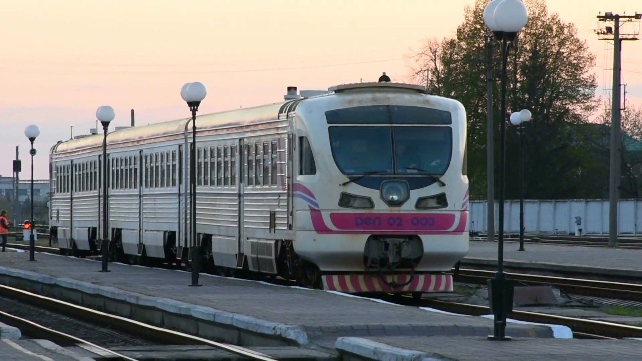 Медиків Херсонщини до місць роботи будуть безкоштовно підвозити службовими поїздами