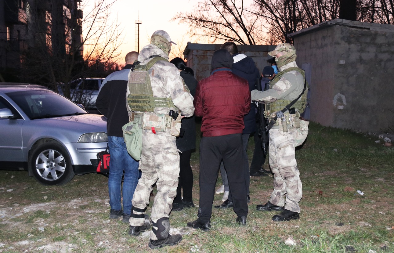 На Херсонщині поліція викрила масштабне наркоугрупування з оборудками у сотні тисяч гривень