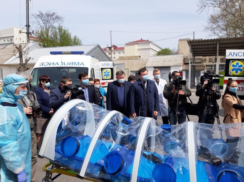 Медики Херсонщины получили специальные биобоксы для транспортировки больных коронавирусом - ФОТО, ВИДЕО