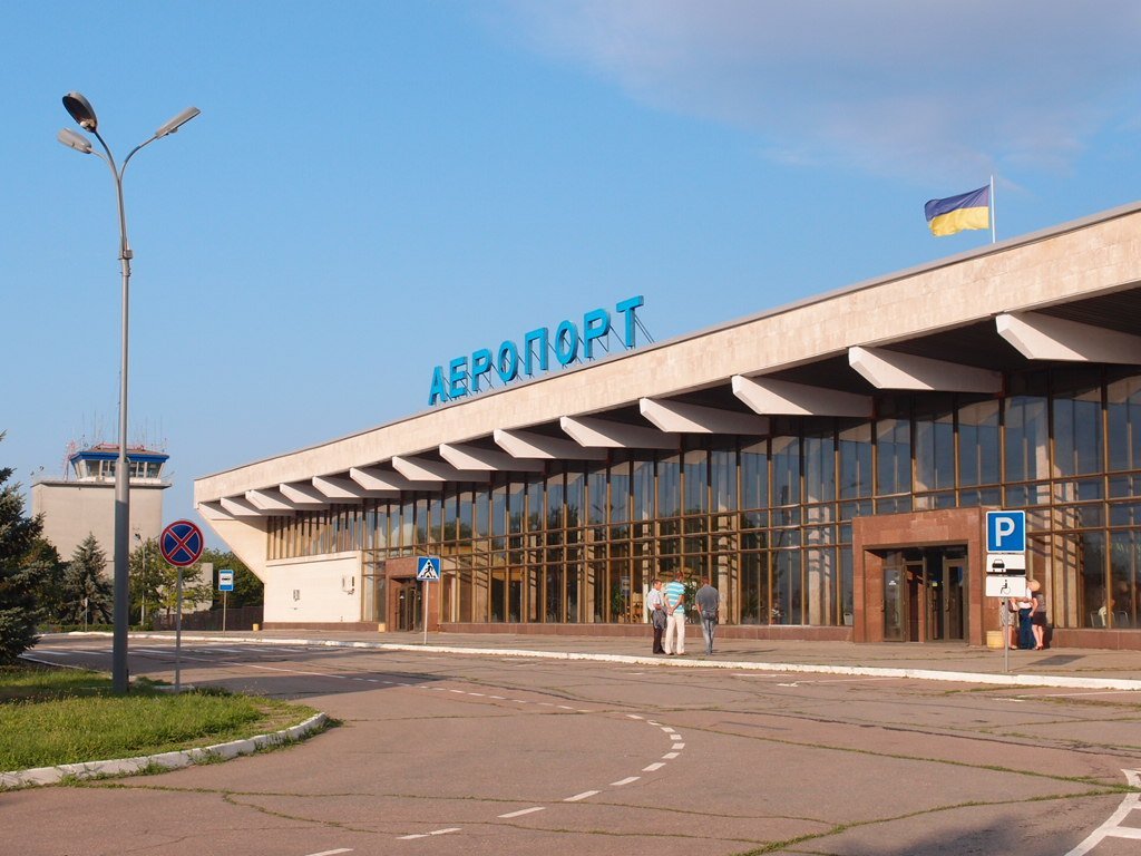 Аэропортам «Херсон» и «Николаев» конкурировать не целесообразно, - Криклий