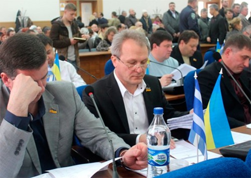 Чи понесе відповідальність херсонський депутат за наклеп на колегу?