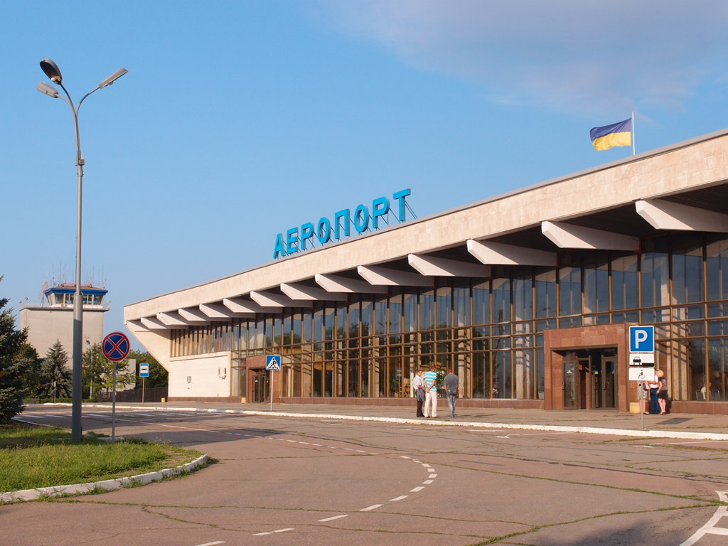 Авіасполучення Київ - Херсон - Київ знову скасовано