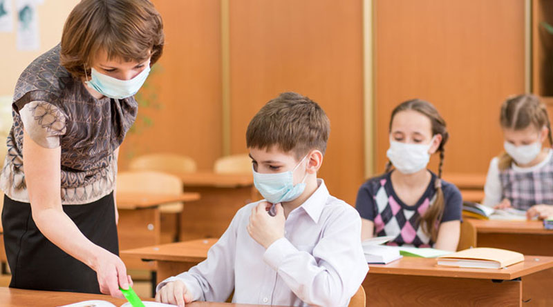 У школах Херсонської області 25 учнів та 50 вчителів захворіло на COVID-19 У школах Херсонської області 25 учнів та 50 вчителів захворіло на COVID-19