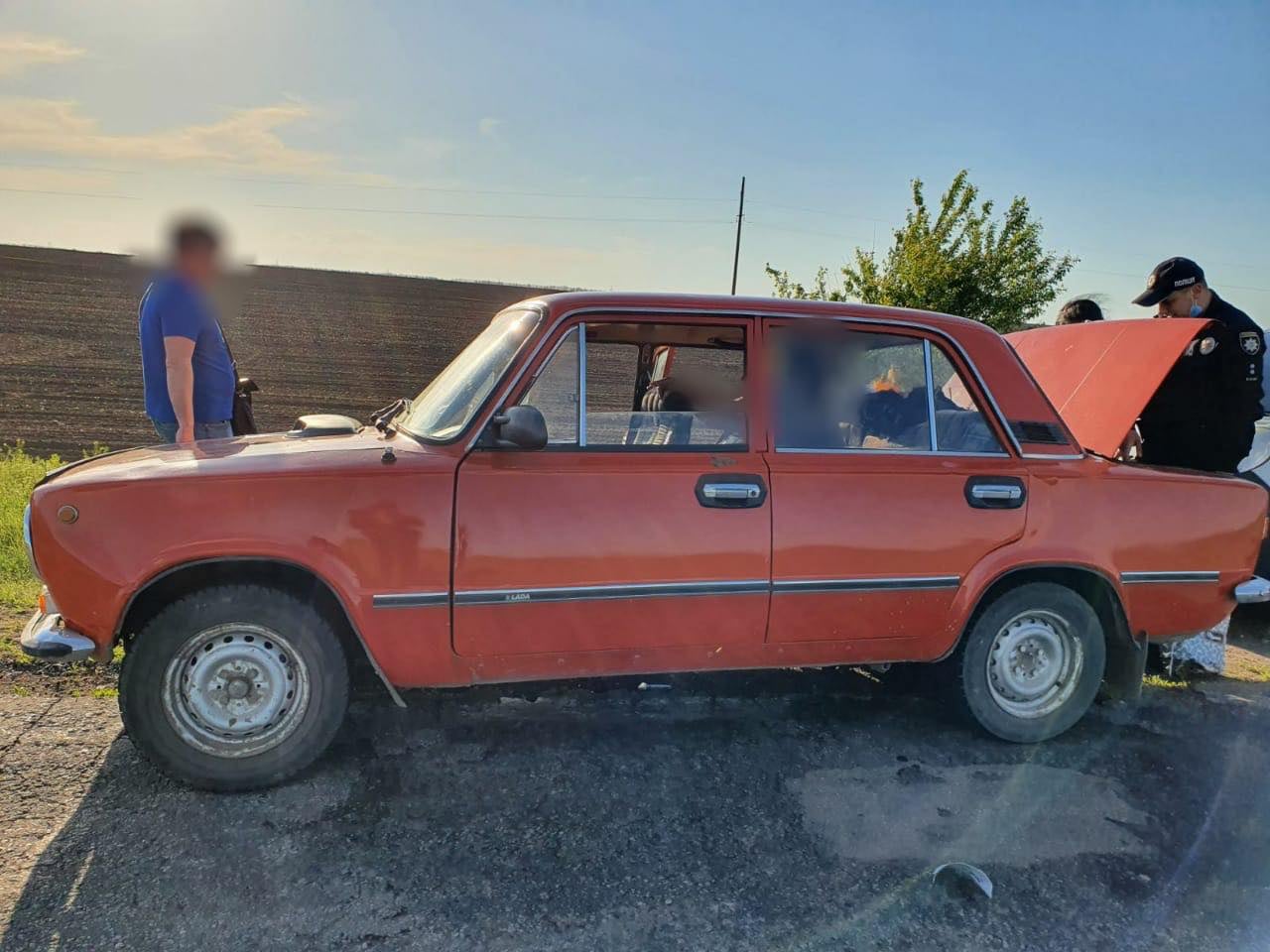 На Херсонщині поліцейські викрили шахрайку, яка зняла з пенсіонерки «порчу» за понад 1,5 тисячі гривень