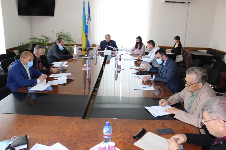 Депутати обласної ради працюють над вирішенням проблемних питань херсонської новобудови