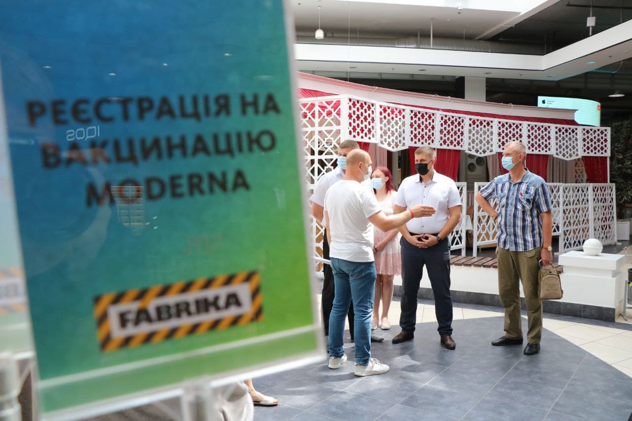 Очільник Херсонської області перевірив роботу Центрів масової вакцинації