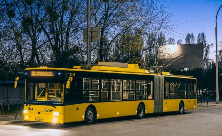 У Херсоні завтра громадський транспорт на деяких маршрутах працюватиме до 23.00