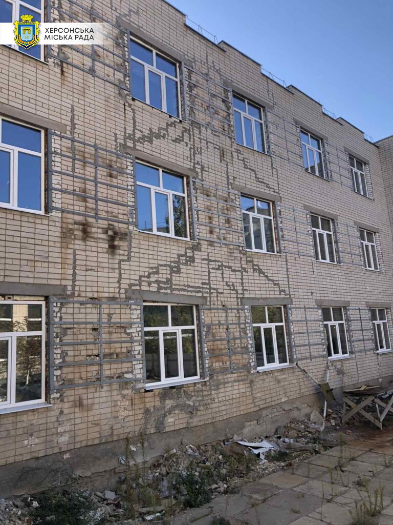 Будівля херсонської гімназії № 3 без укріплення фундаменту може перейти в аварійний стан