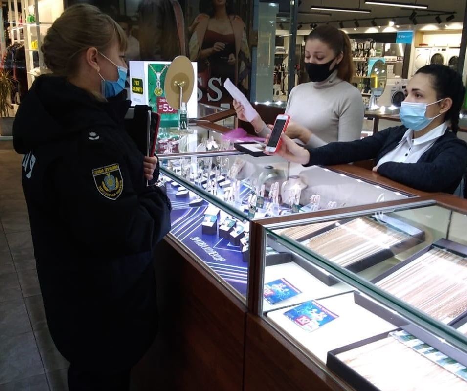 Поліція Херсонщини посилила заходи контролю за дотриманням вимог карантинних обмежень