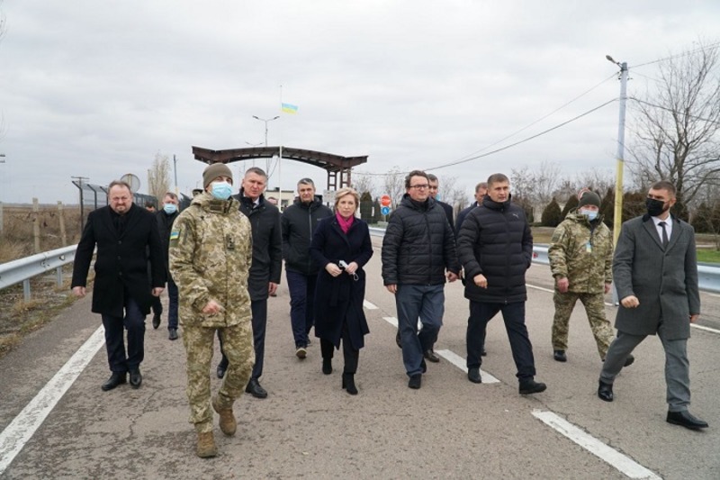 Ірина Верещук ознайомилася з роботою КПВВ «Каланчак» на Херсонщині