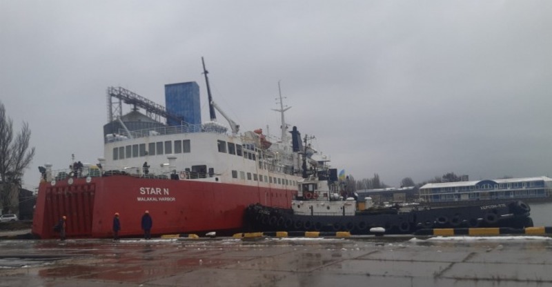 Скадовск принял первое судно с автомобилями из портов Грузии