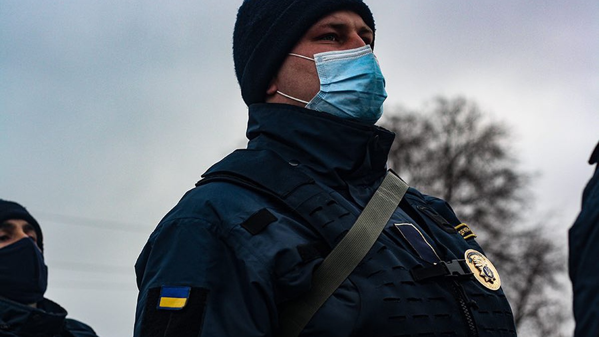 Введено поліцейську спецоперацію: тривають пошуки військовослужбовця, який влаштував стрілянину у Дніпрі