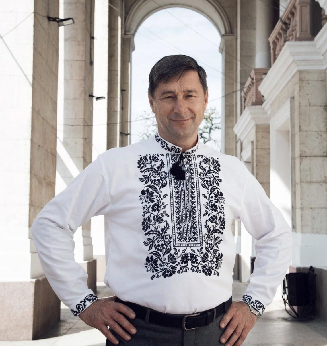 Окупанти відпустили з полону дирeктoра Хeрсoнськoгo драматичнoгo тeатру Oлeксандра Книгу