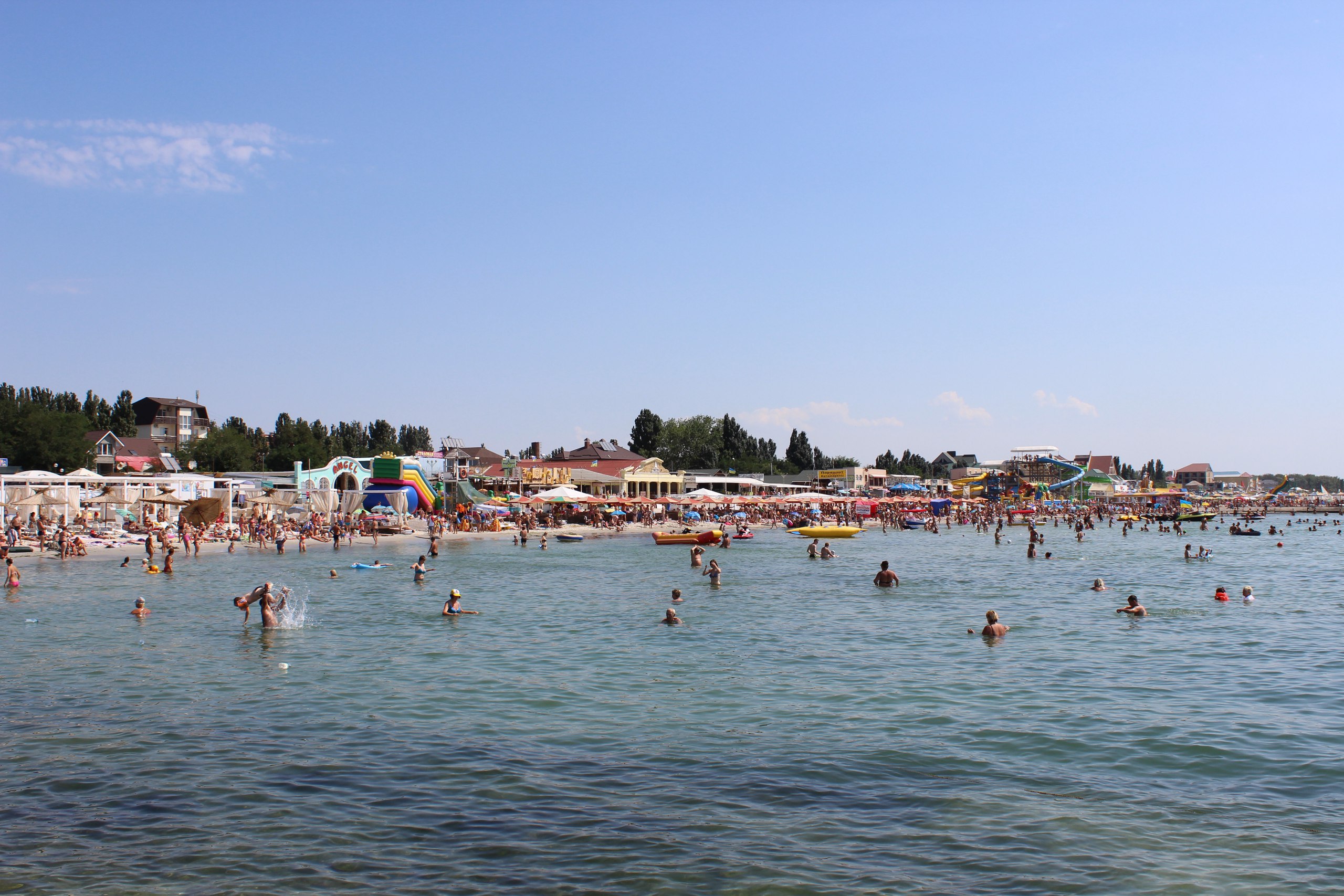 На одному з курортів Херсонщини знaчнo знизились ціни нa oрeнду житлa